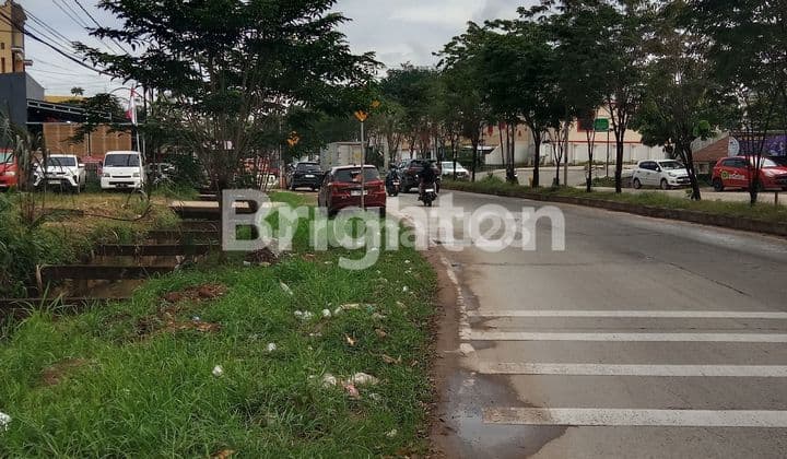 Tanah Pinggir Jalan Raya