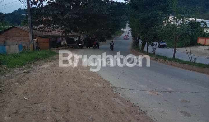 Tanah strategis Pinggir Jalan Raya