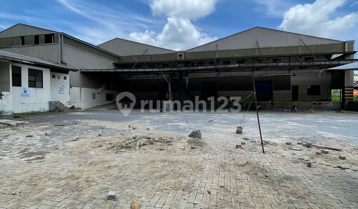 Single Warehouse Building in Samarinda