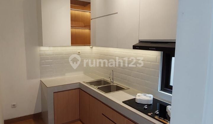 Dijual murah rumah 2 lantai kencana loka BSD