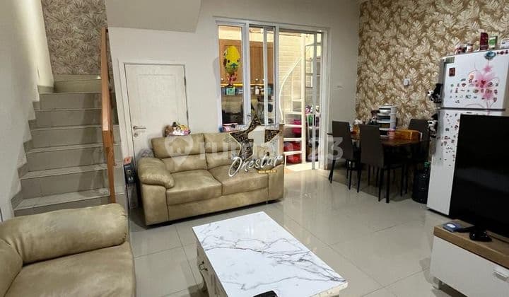 For sale cheap 2-story house in Karelia Village cluster, Gading Serpong.