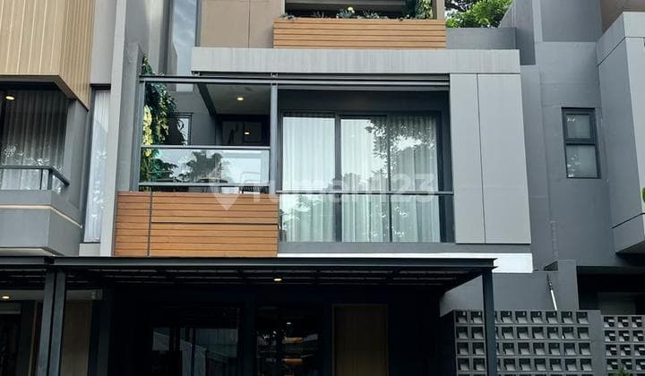 Rumah, 2 Lantai, Dekat Akses Tol Tanpa DP