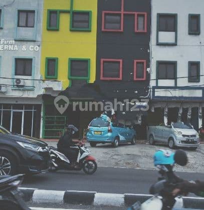 Ruko 31/2 lantai, area bisnis perkantoran