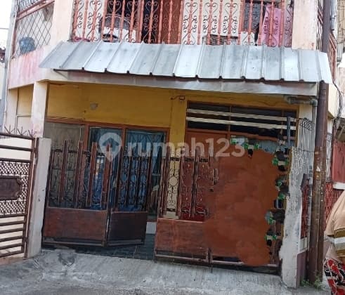 Dijual Cepat, Rumah Kos 2 1/2 Lantai (dekat Kampus Binus/kebon Jeruk)