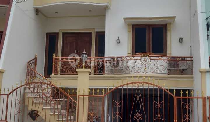 Beautiful & luxurious house sold cheaply, Duri Kepa area (West Jakarta)
