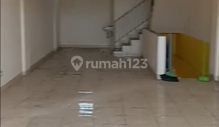 Main Road Front Shop House for Sale, Kemanggisan (West Jakarta)