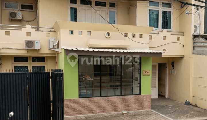 Rumah Cocok untuk Kantor. Lokasi Strategis