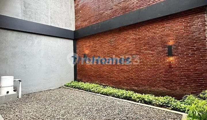 Rumah Cilandak (dekat Mrt) , Siap Huni, Lokasi Strategis