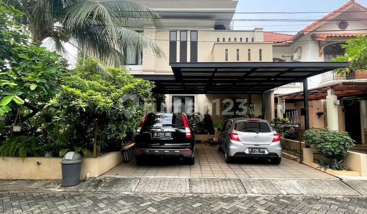 Modern Tropical House Dalam Komplek Premium Pejaten Town House