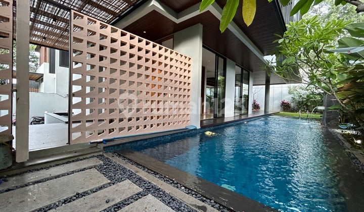 Rumah Modern House Lokasi Strategis Area Premium Akses 2 Mobil