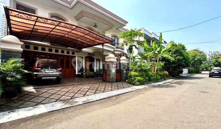 Dijual Rumah Dalam Komplek di Tebet One Gate System Akses Jalan3 Mobil Lingkungan Tenang dan Nyaman Lokasi Strategis