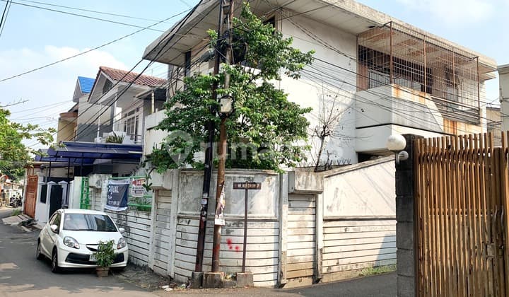 Rumah Layak Huni Di Cawang. Belakang Gedung2 Bumn. Cocok Untuk Invest Rumah Kost