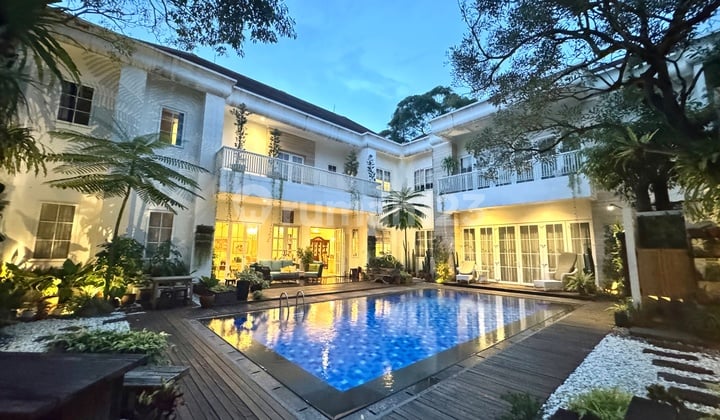 Rumah Mewah Nuansa Villa Full Furnished di Kemang Timur