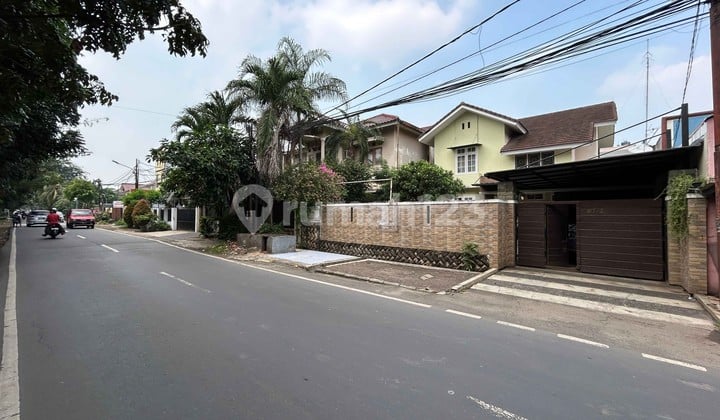 Rumah Nyaman untuk Tinggal / Usaha Resto Cafe Kost Minimarket Durensawit Akses Lebar