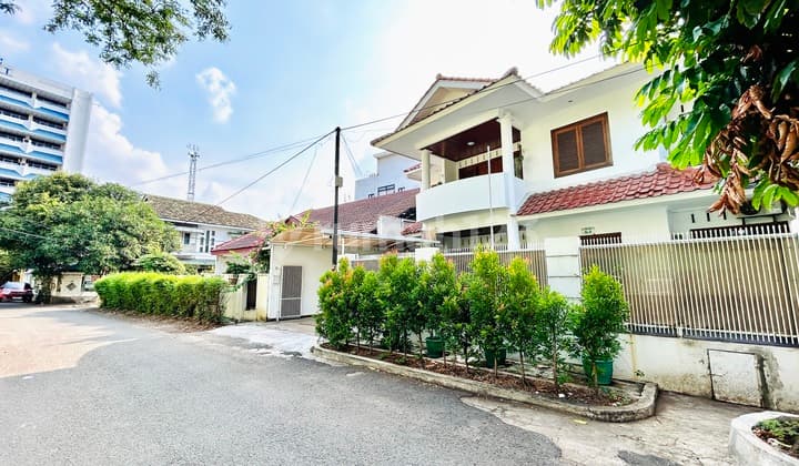 Tebet Siap Huni Luas 240 Dekat Eco Park Akses Lebar