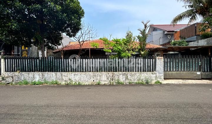 Rumah Hitung Tanah Di Komplek Gudang Peluru Jalan Lebar Luas 398m