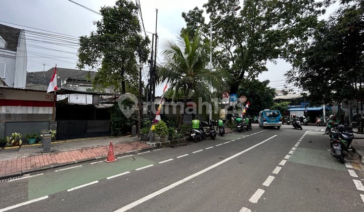 Rumah Hitung Tanah di Tebet Raya Area Komersial Cocok untuk Bisnis
