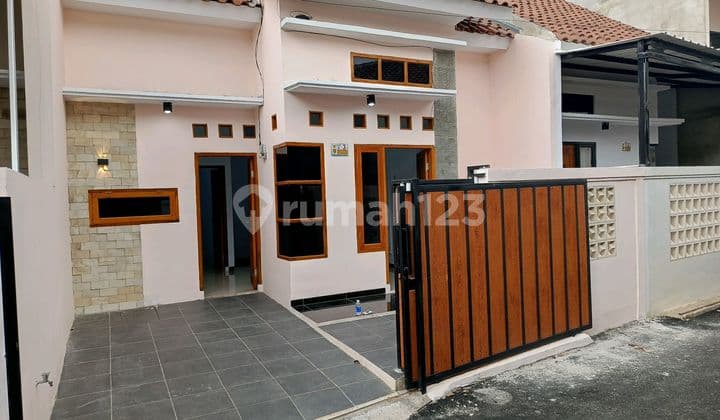 Cluster Pinggir Jalan Terdekat ke Stasiun