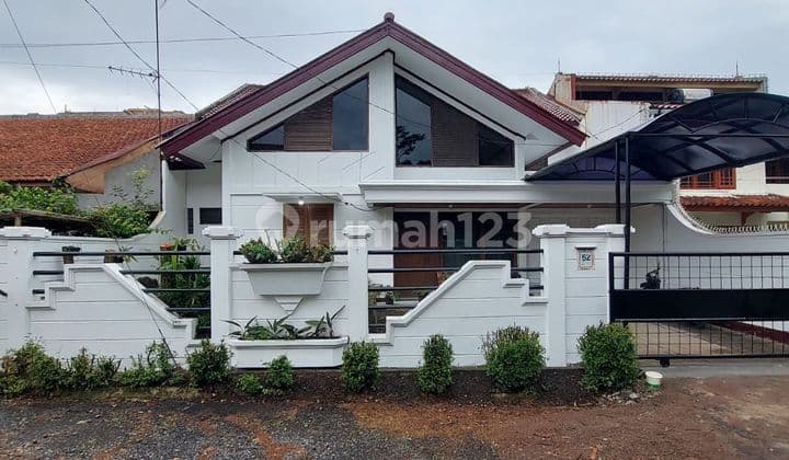 Rumah classic siap huni di sarijadi bandung