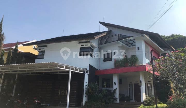 Jual Rumah di Gegerkalong Bandung, lingnkungan asri dan sejuk