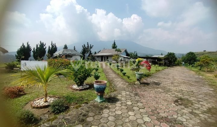 Villa di Cisarua Lembang Bandung Barat, Dekat Tempat Wisata