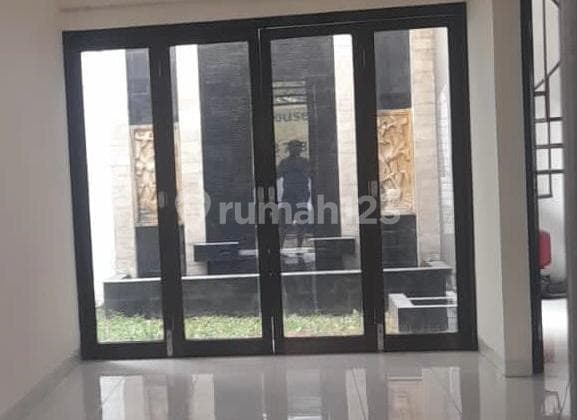 Dijual Rumah Siap Huni Dlm Cluster di Graha Raya