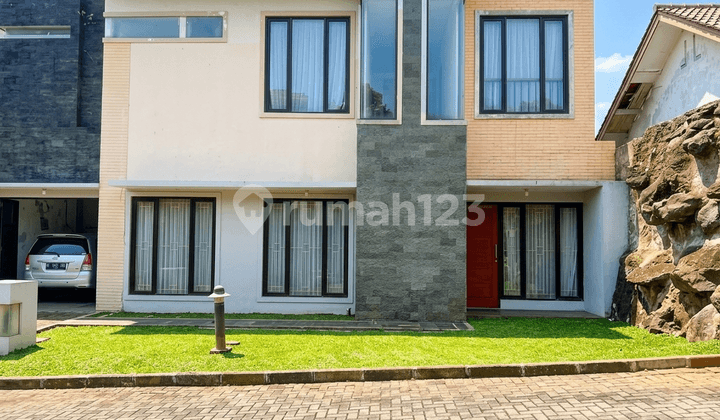 Rumah Cantik Siap Huni Dalam Cluster Strategis Nempel Sektor 9 Bintaro