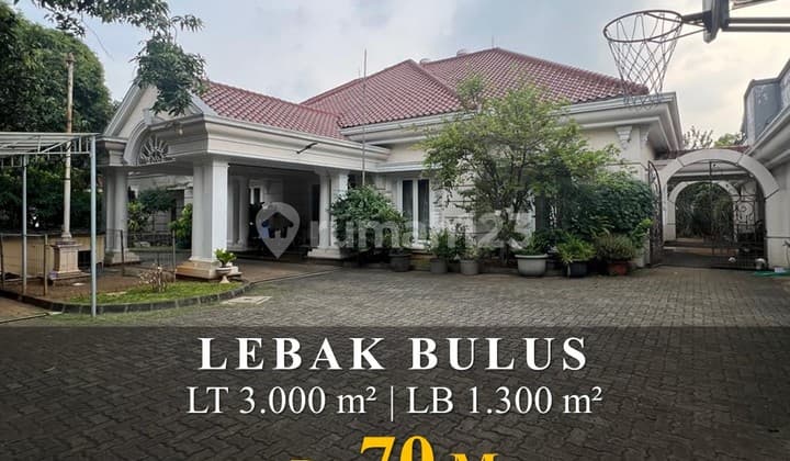 Di Jual Rumah Luas dengan Halaman Luas di Lebak Bulus