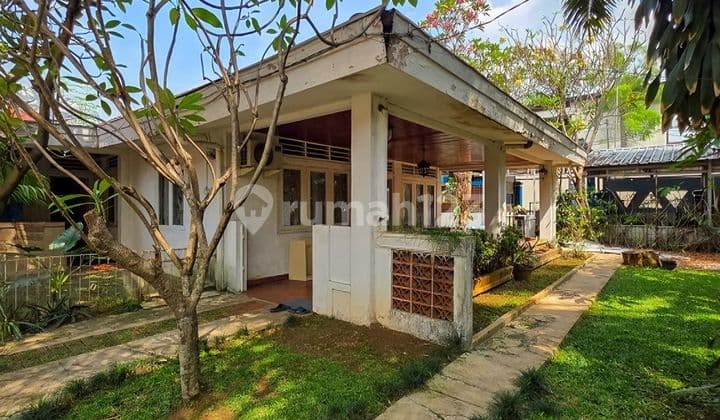 Rumah Lama Huk Lokasi Bagus di Gaharu Cipete