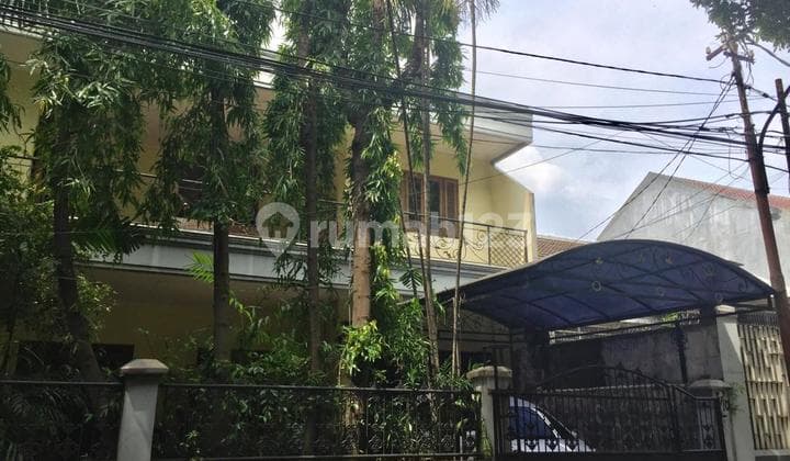 Dijual Rumah Daerah Yang Sangat Strategis di Senopati