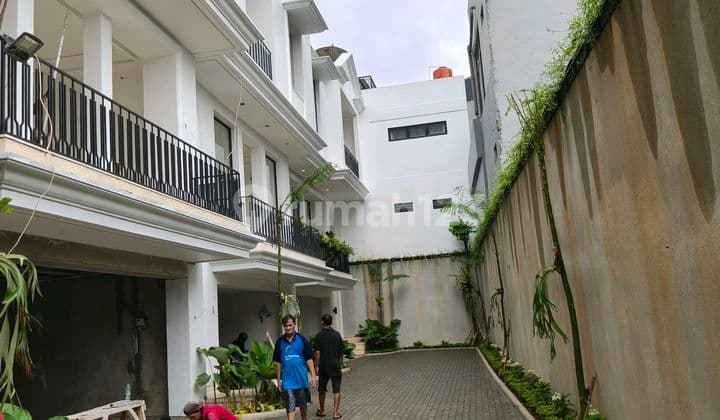 Rumah di Radio Dalam dengan Lokasi Strategis Dekat Pondok Indah
