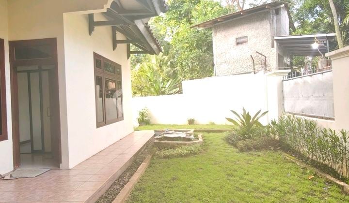 House for Sale in a Complex in Mampang Prapatan, South Jakarta