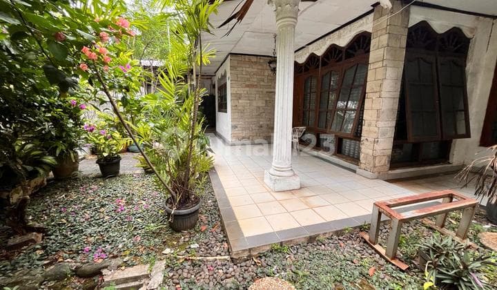 House in an Elite Cluster in Kebayoran Baru for Sale. Rare Opportunity!