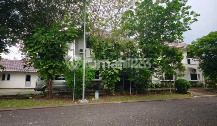 For Sale Large House Suitable for Boarding