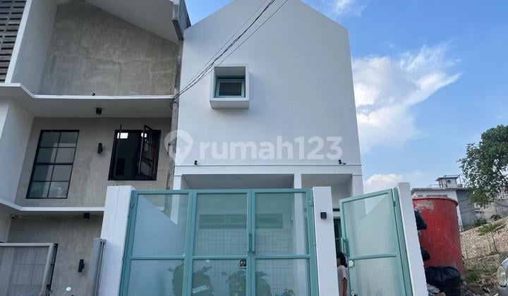 Rumah Full Furnished 2 LT Gaya Japandi di Bandung Timur