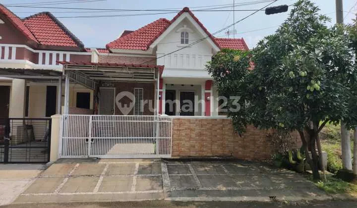 Rumah 2 Lantai Furnished Siap Huni di Taman Sentosa Cikarang