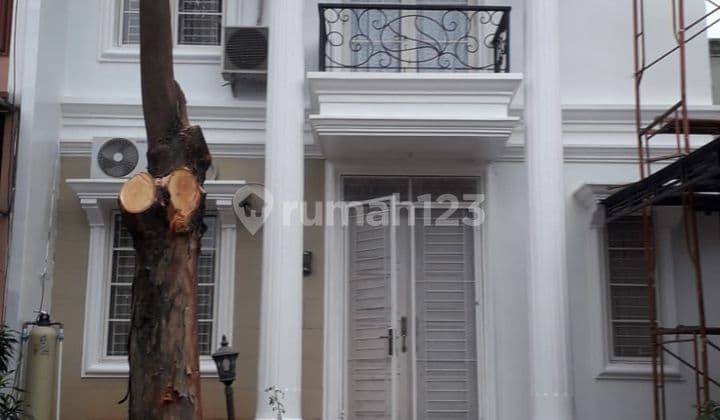 Rumah Bagus Siap Huni Di Cluster D'Oakwood Lippo Cikarang, Cikarang