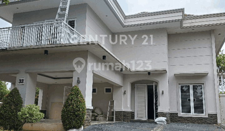 Rumah Mewah 2 Lantai Furnish di Cluster Menteng di Lippo Cikarang
