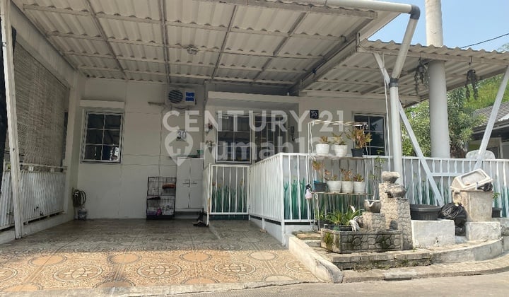 Rumah Bagus Siap Huni Di Taman Lembah Hijau Lippo Cikarang