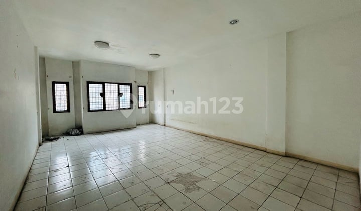 Disewakan Ruko Mega Sunter 4.5 Lantai Kosongan