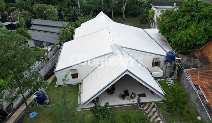 VILLA 9BR yang Lokasinya Strategis dan ASRI di CANGGU BADUNG BALI