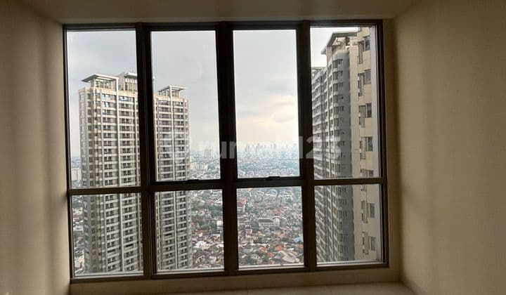 Apt Taman Anggrek Residence 3 Kamar Tidur Semi Furnished Bagus