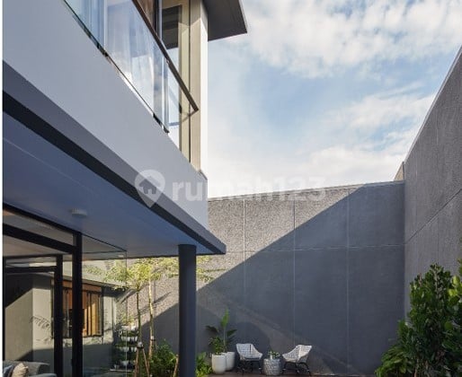 BARU! Rumah Exclusive Anggapati di Kota Baru Parahyangan