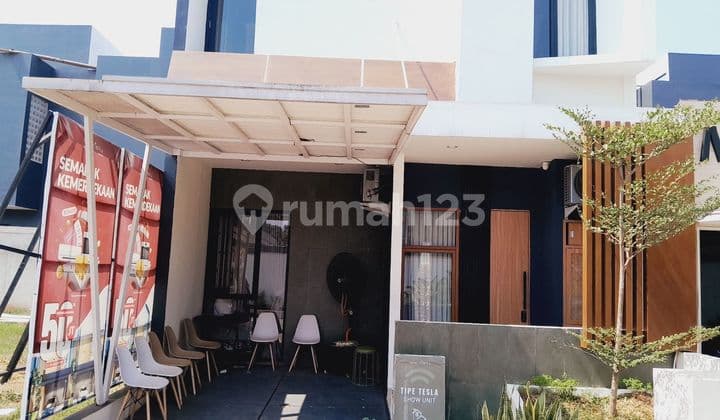 Di jual rumah 2lt dengan konsep smat home system,langsung huni.