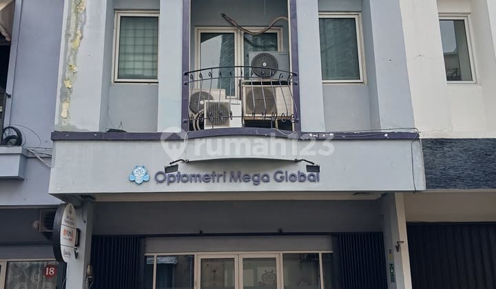 Di Sewakan Ruko 2 lt Strategis Cocok Buat Kantor dan Usaha.