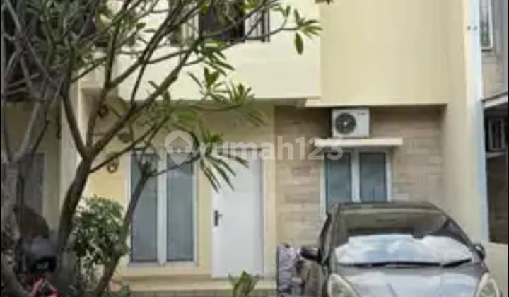 Di Sewakan Rumah Bagus 2 Lantai Semi Furnise Dekat ke Stasiun