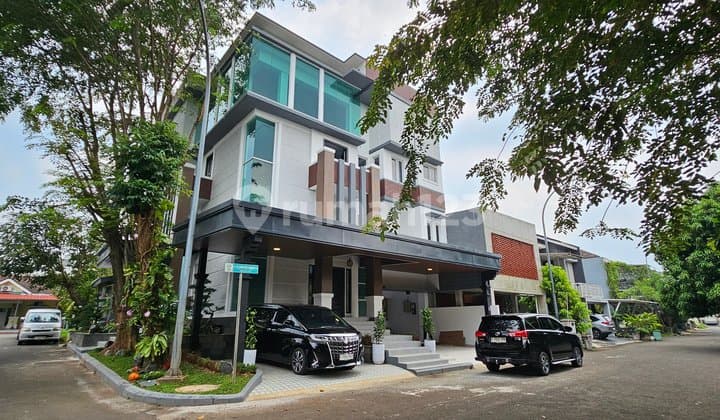 Luxury House for Sale in Grand Wisata