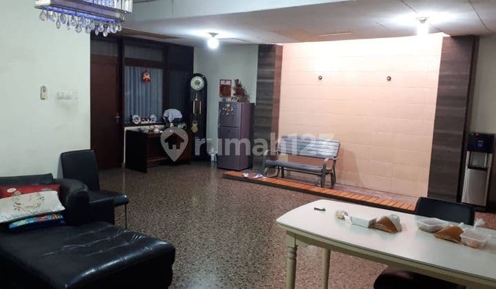 Rumah Nyaman Di Komplek