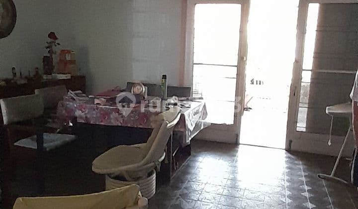 Rumah Nyaman Di Pusat Kota