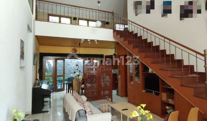 Rumah Mezanine Cantik Sangat Terawat